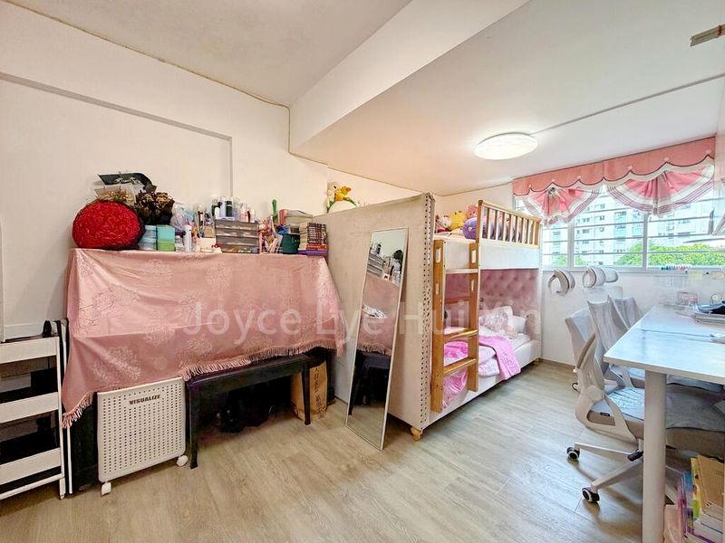 ANG MO KIO AVE 10 15