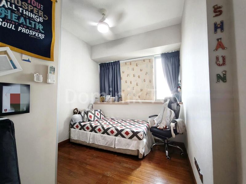 THE SERENADE @ HOLLAND 7