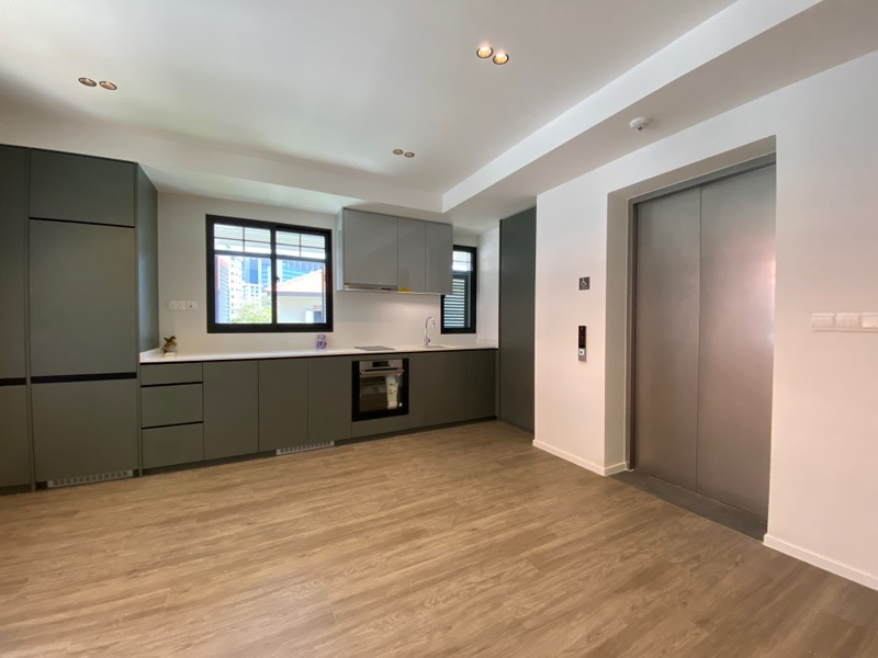 AVENUE SOUTH RESIDENCE 17