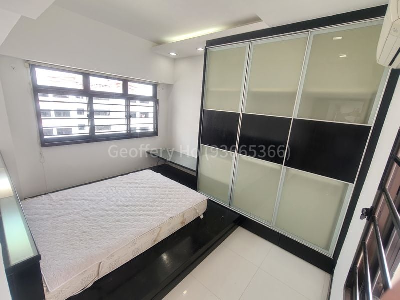 WELLINGTON CIRCLE 10