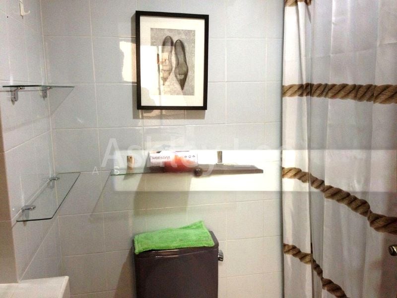 INTERNATIONAL PLAZA 4