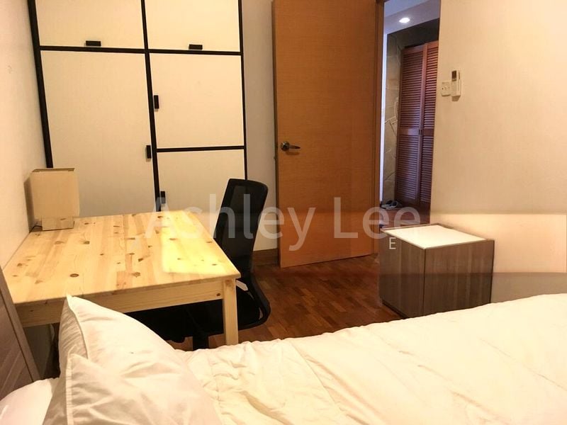 INTERNATIONAL PLAZA 5