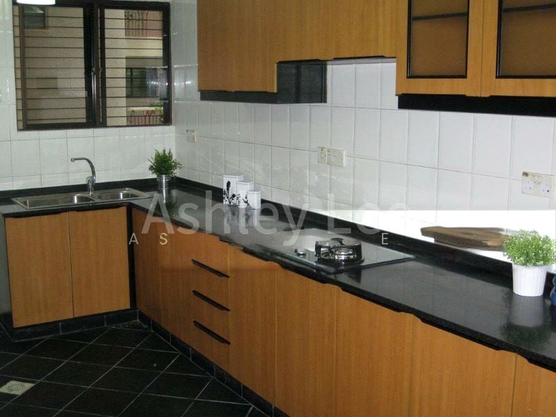 INTERNATIONAL PLAZA 6