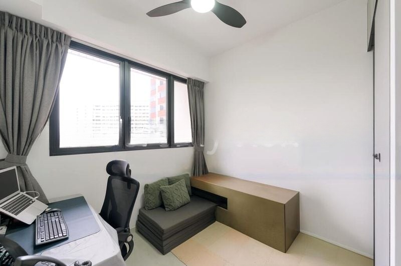 RIVERFRONT RESIDENCES 5