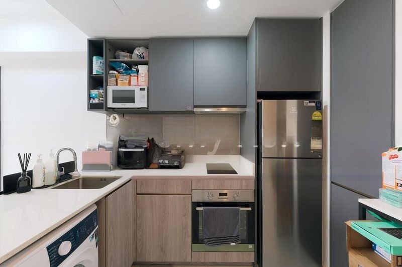 RIVERFRONT RESIDENCES 2