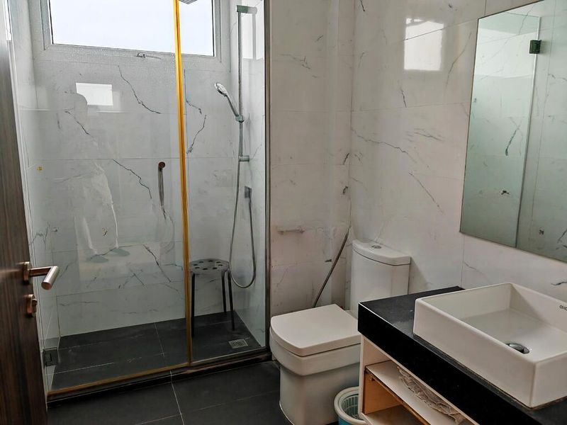 SUITES @ TOPAZ 7