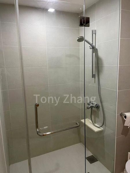 THE LAKEFRONT RESIDENCES 3