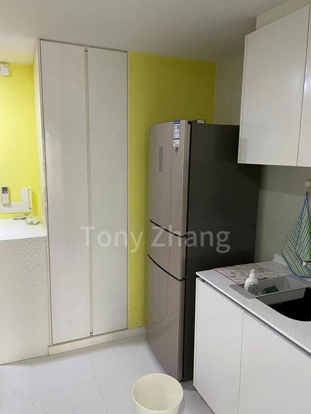 THE LAKEFRONT RESIDENCES 4