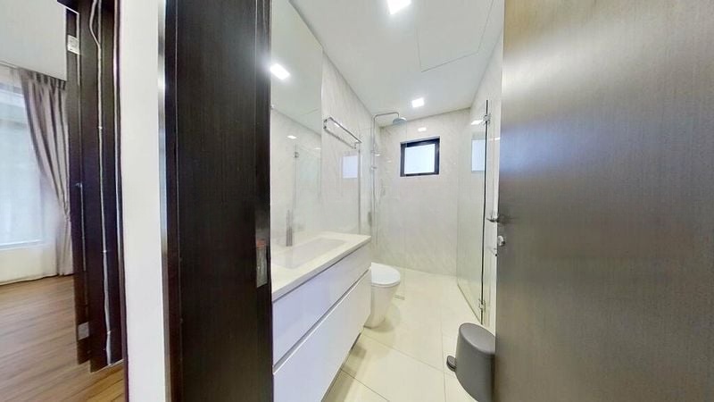 RISING SUITES 4