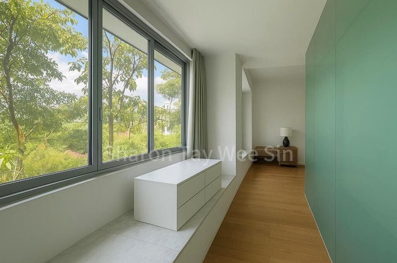 THE HOLLAND COLLECTION 5