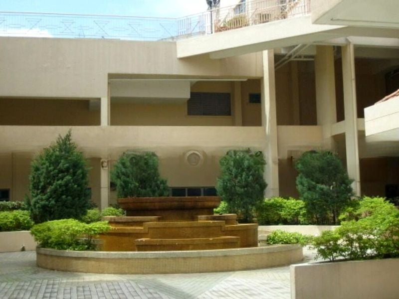 THE RIVERSIDE PIAZZA 9