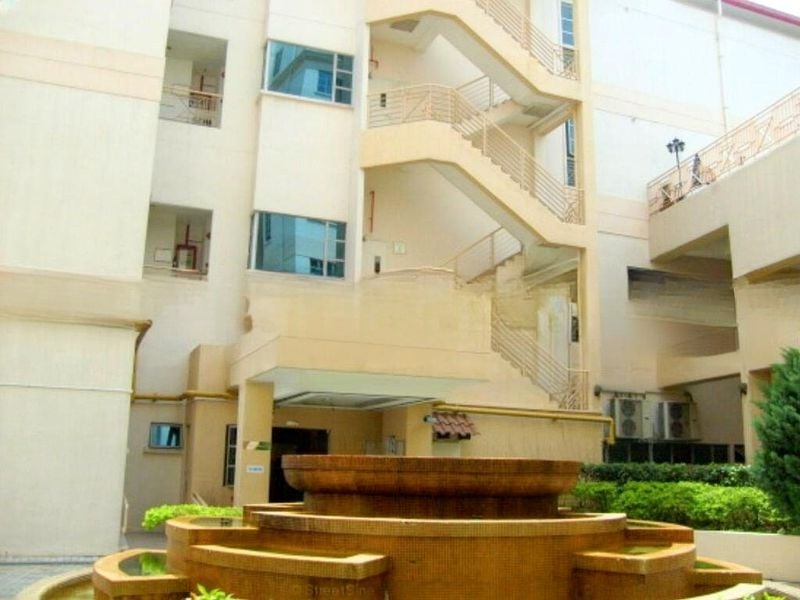 THE RIVERSIDE PIAZZA 8