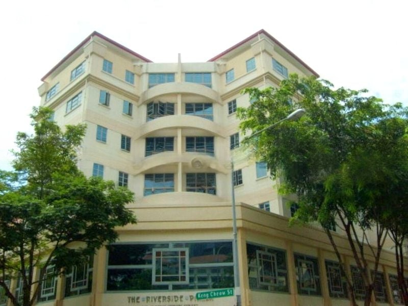 THE RIVERSIDE PIAZZA 7