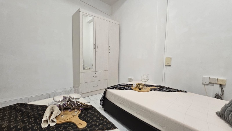 INTERNATIONAL PLAZA 25