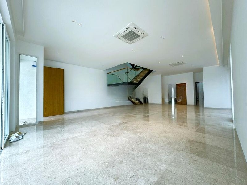 SELETAR HILLS ESTATE 10