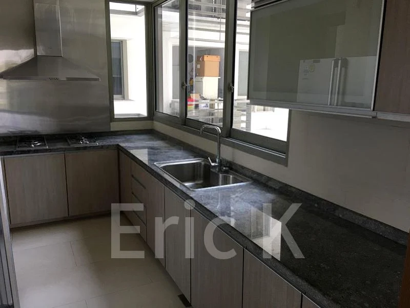 THE SEAFRONT ON MEYER 2