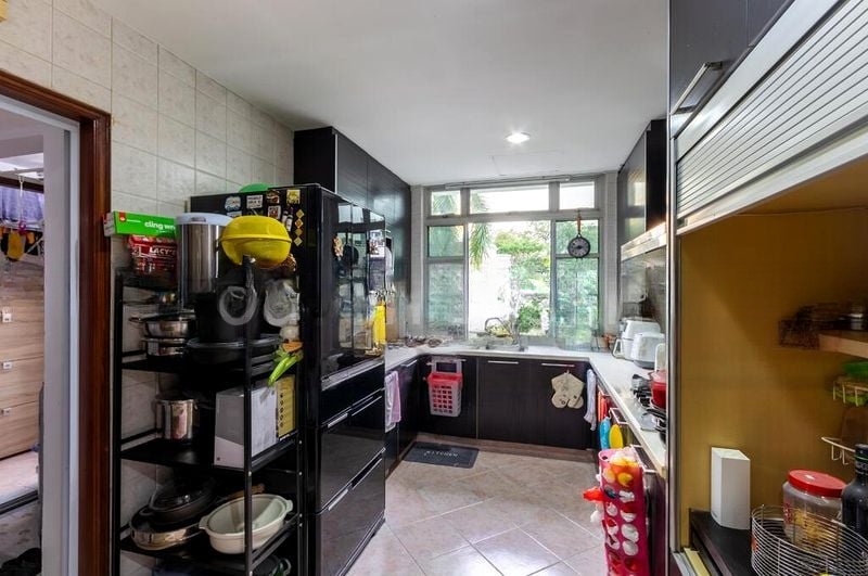 PINETREE CONDOMINIUM 9