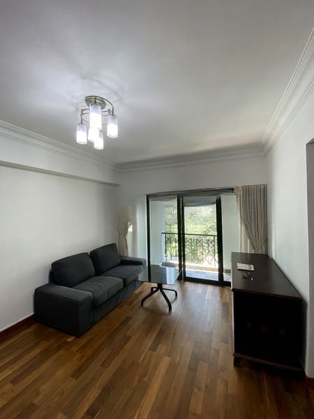 SURREY COURT 8