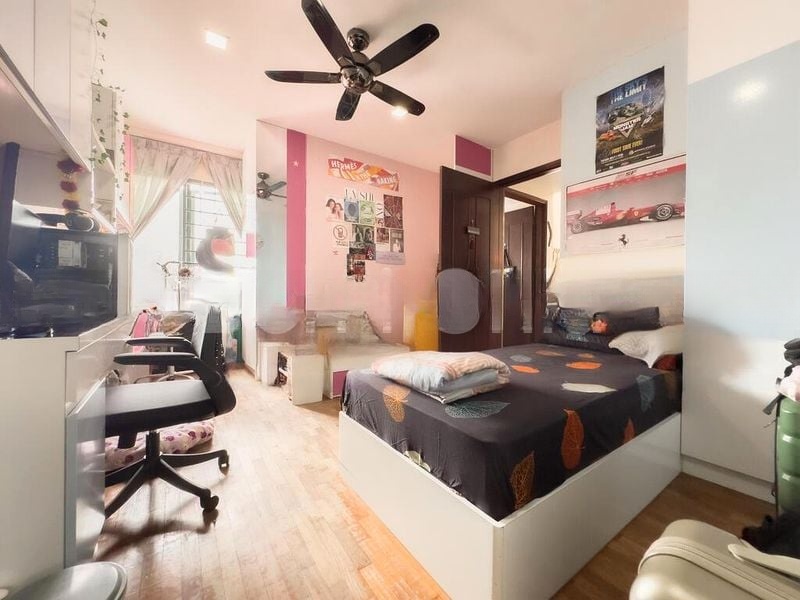 STRATFORD COURT 7