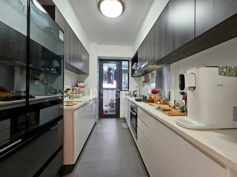 BEDOK RESERVOIR CRES 8