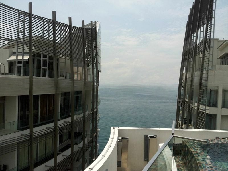 THE OCEANFRONT @ SENTOSA COVE 5