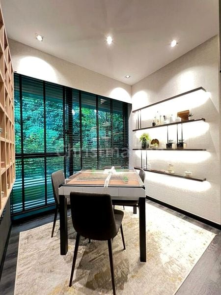 BLOSSOMS BY THE PARK 7