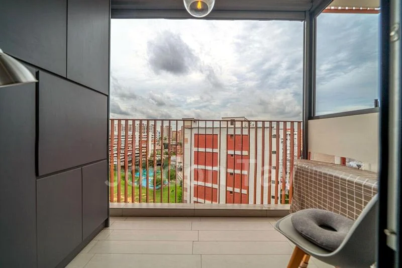 RIVERFRONT RESIDENCES 3