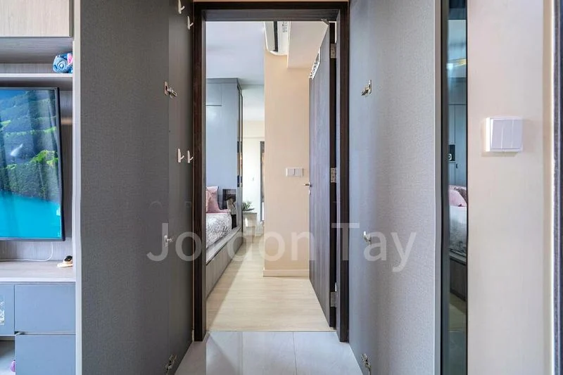 RIVERFRONT RESIDENCES 9