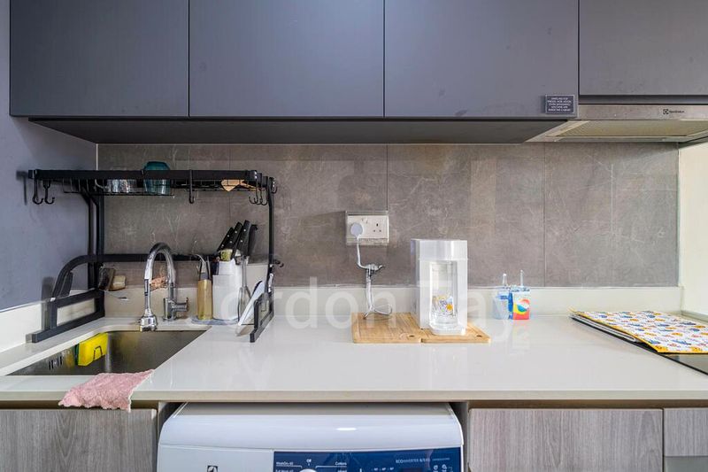 RIVERFRONT RESIDENCES 12