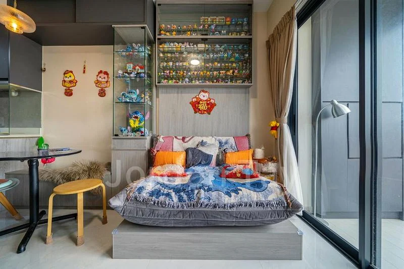 RIVERFRONT RESIDENCES 15