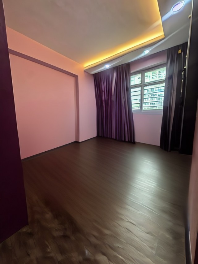 UPP SERANGOON CRES 4