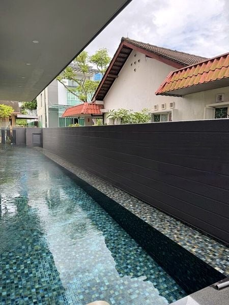 THOMSON PLAZA 5