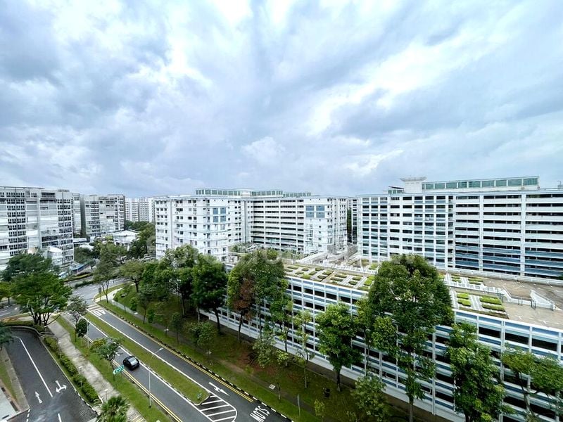 WOODLANDS DR 52 6