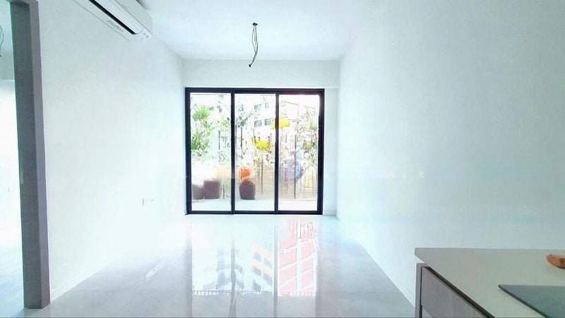 RIVERFRONT RESIDENCES 5