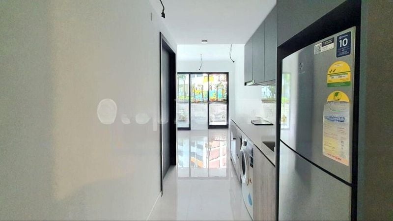 RIVERFRONT RESIDENCES 6