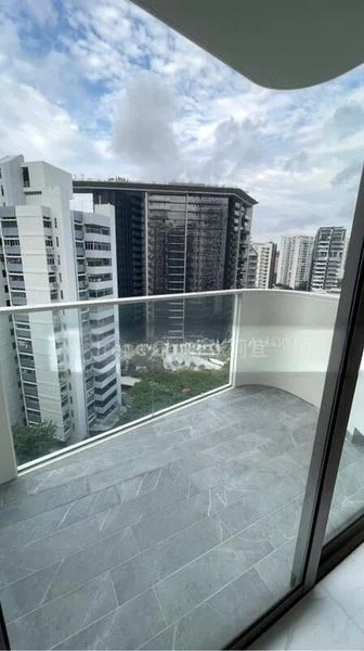 COASTLINE RESIDENCES 5