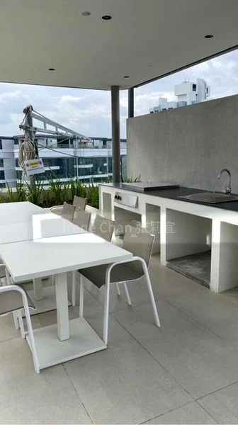 COASTLINE RESIDENCES 8