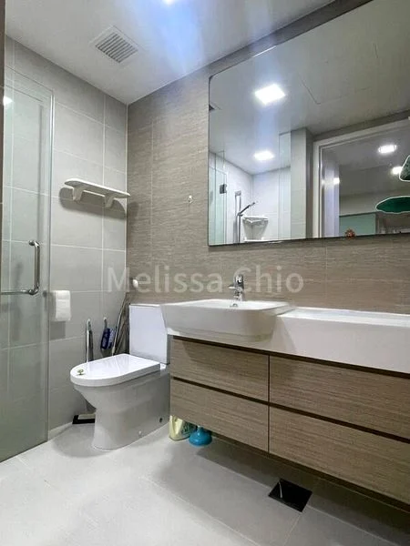 THE LAKEFRONT RESIDENCES 4