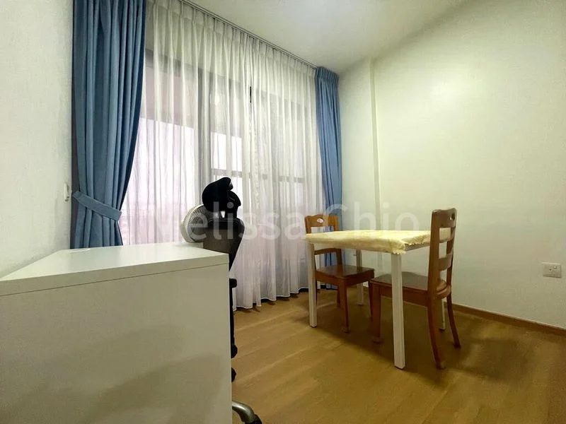 THE LAKEFRONT RESIDENCES 5