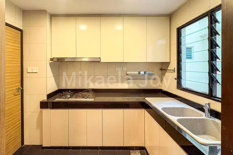 LANDRIDGE CONDOMINIUM 12