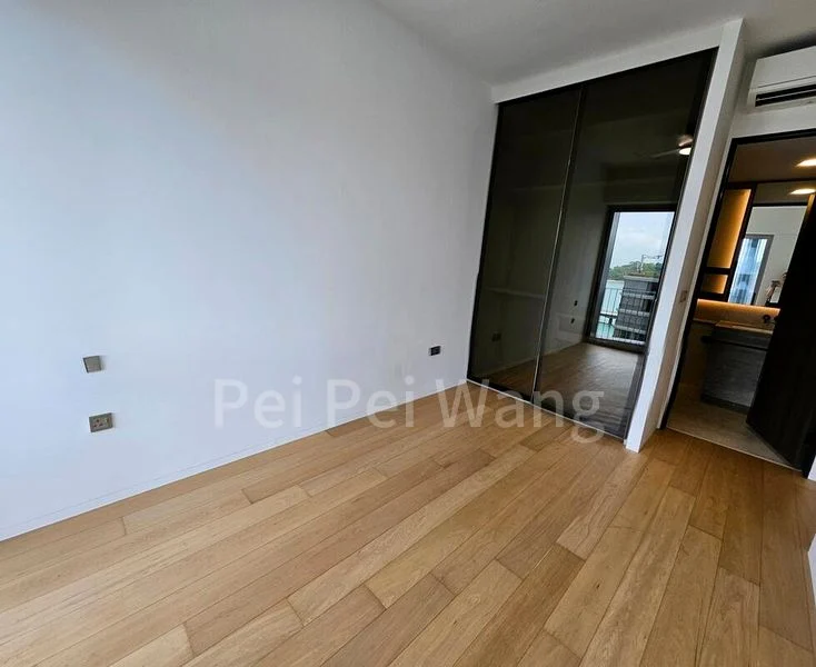 THE REEF AT KING'S DOCK 10