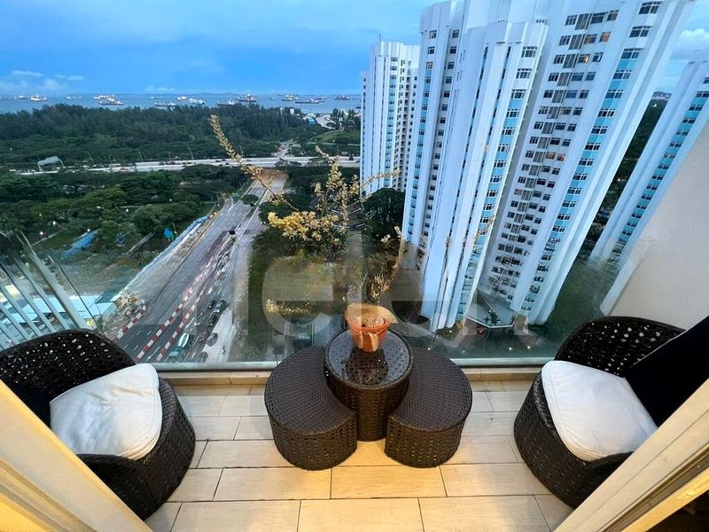 THE LINE @ TANJONG RHU 4