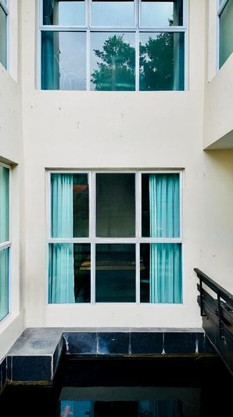 TEACHER'S HOUSING ESTATE 8