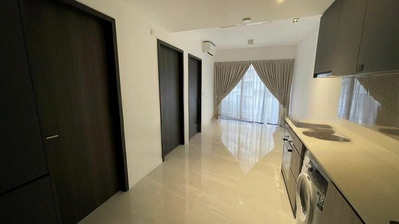 RIVERFRONT RESIDENCES 4
