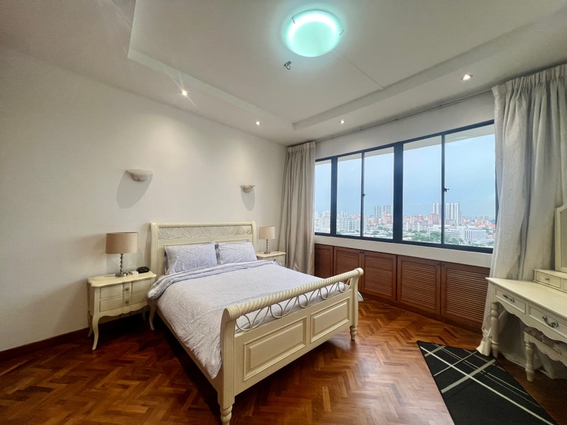 THOMSON VIEW CONDOMINIUM 22