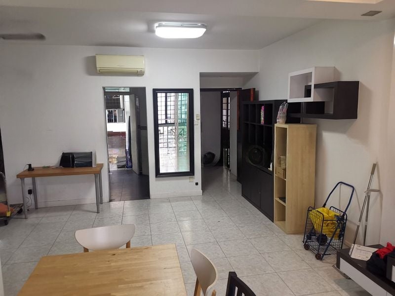 WEST BAY CONDOMINIUM 8