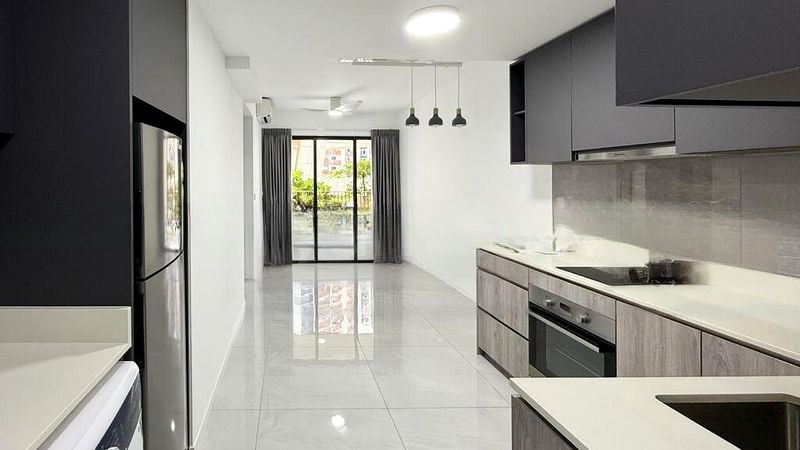 RIVERFRONT RESIDENCES 5