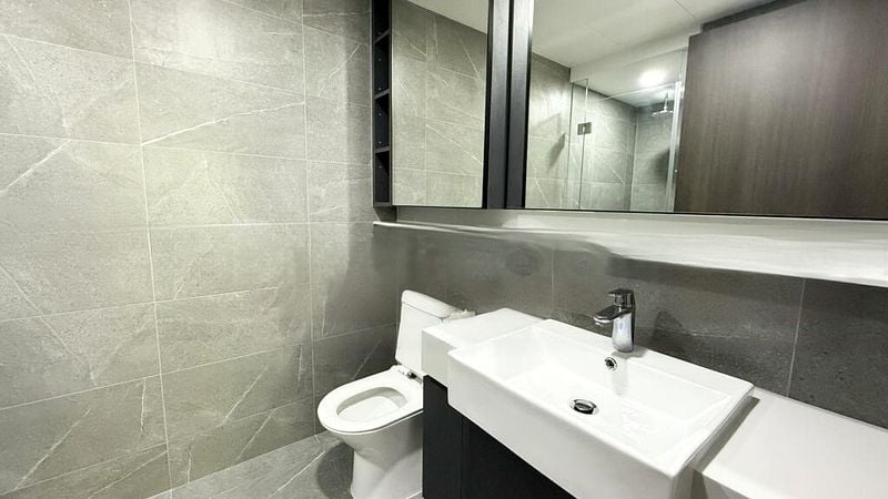 RIVERFRONT RESIDENCES 2