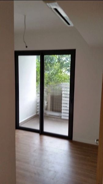 THE LAKEFRONT RESIDENCES 5