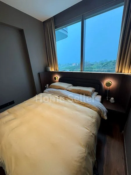 COASTLINE RESIDENCES 8